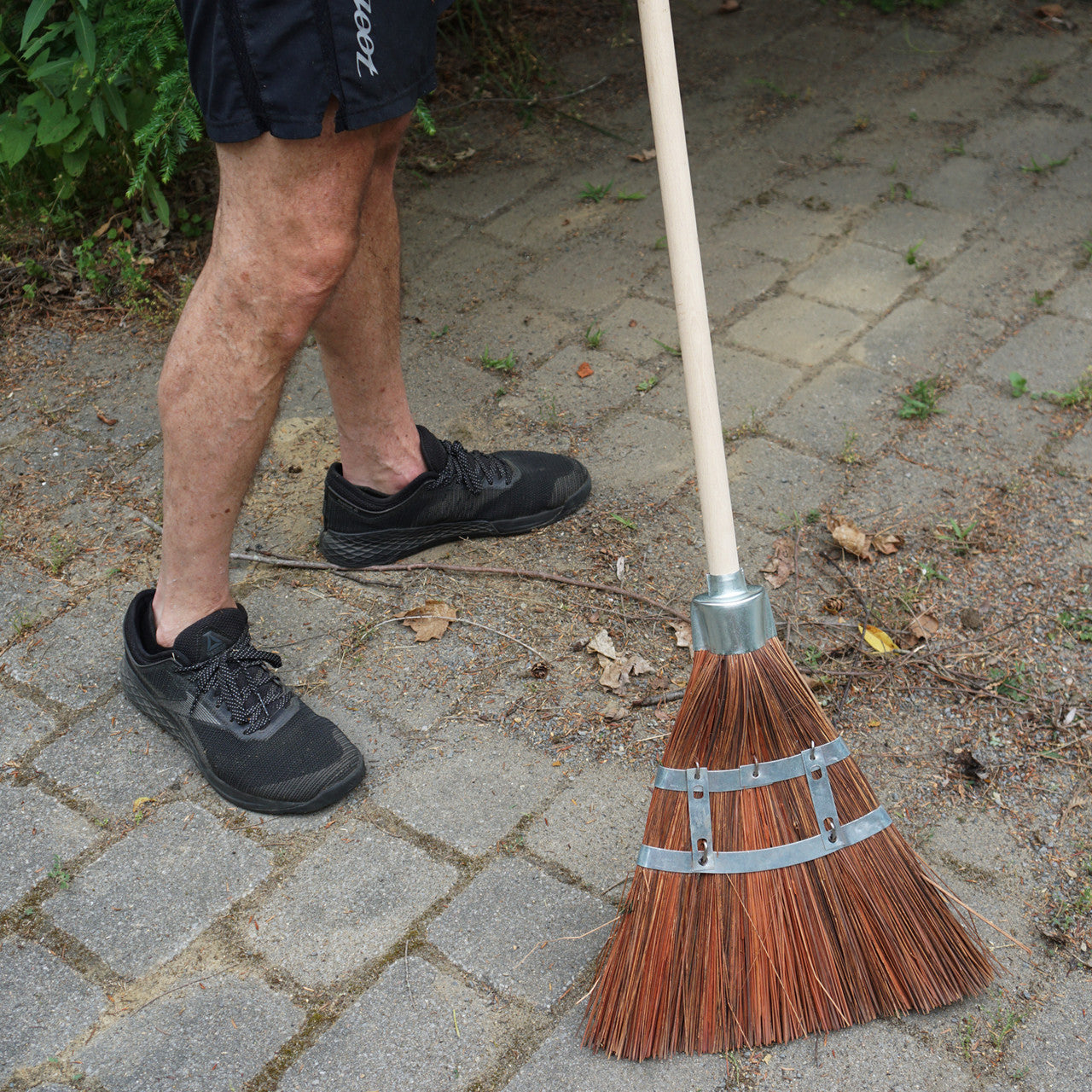 Escoba de cerdas de piaçava resistente para garaje y jardín, color marrón natural