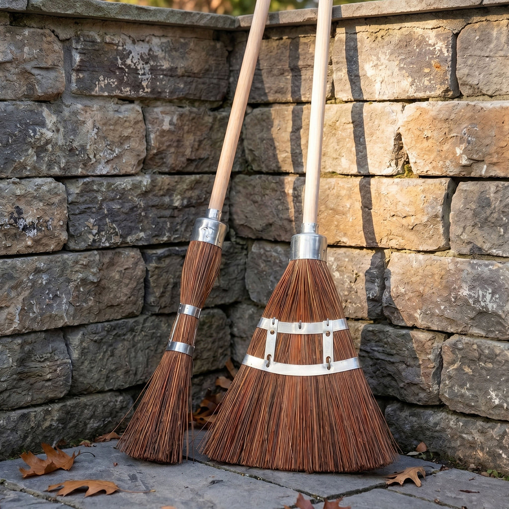 Escoba de Jardín de Piaçaba Resistente con Mango Largo de Madera Marrón