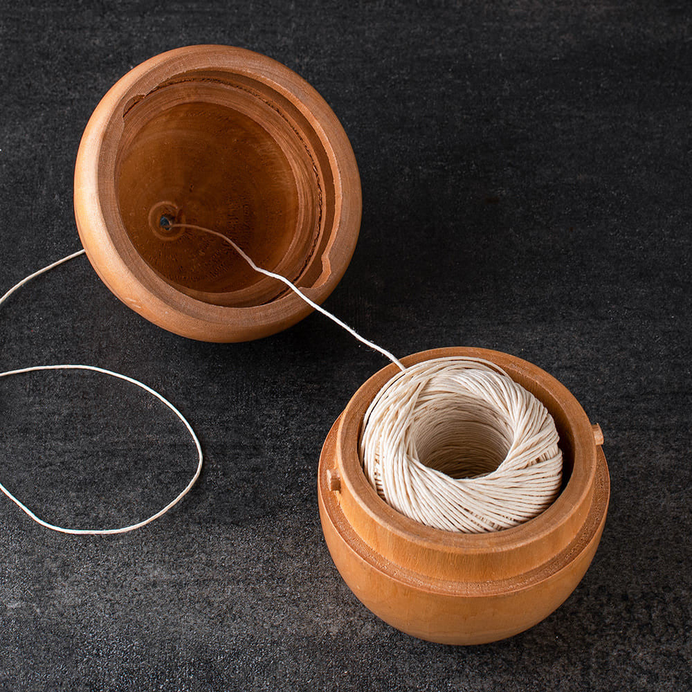 Portacuerda de Madera con Forma de Bellota