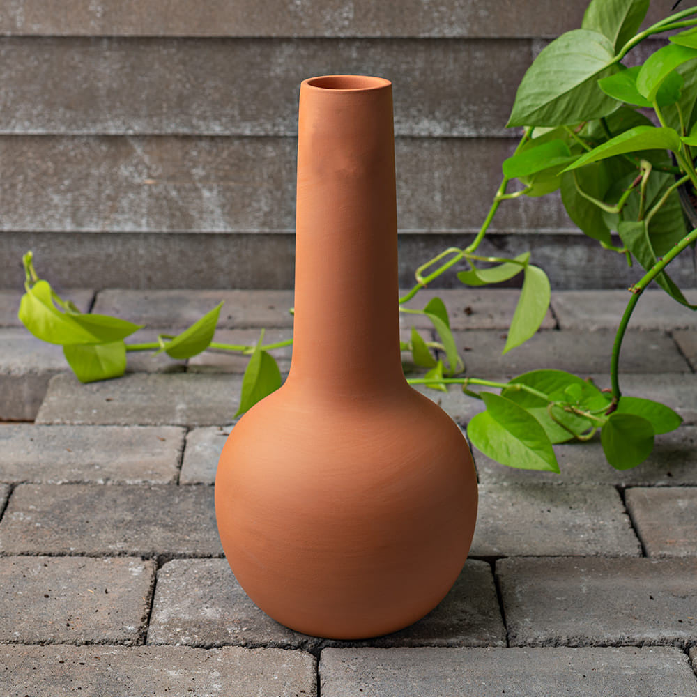 Gran hidratador de terracota para camas de jardín y maceteros