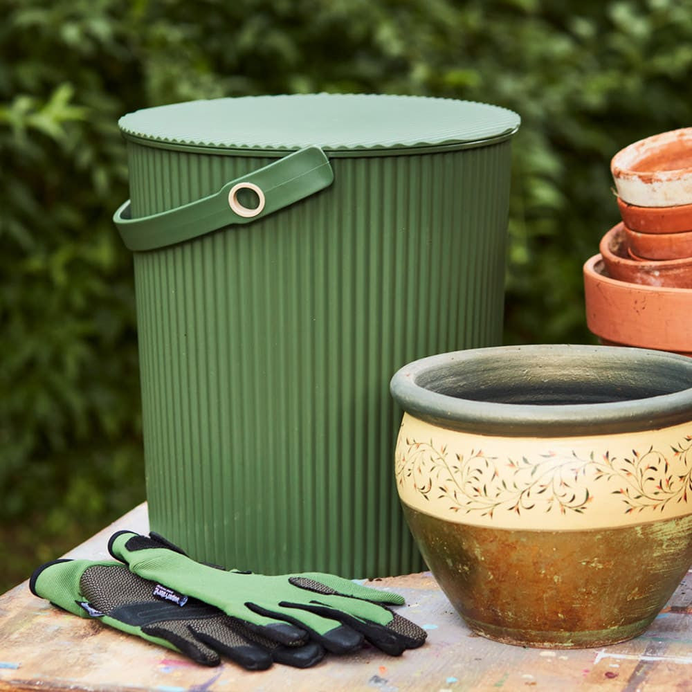 Cubo de Jardín con Tapa Asiento Resistente Verde 20L