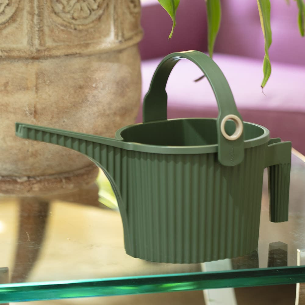 Regadera de interior con diseño de boquilla estriada de 1.5 litros, color verde