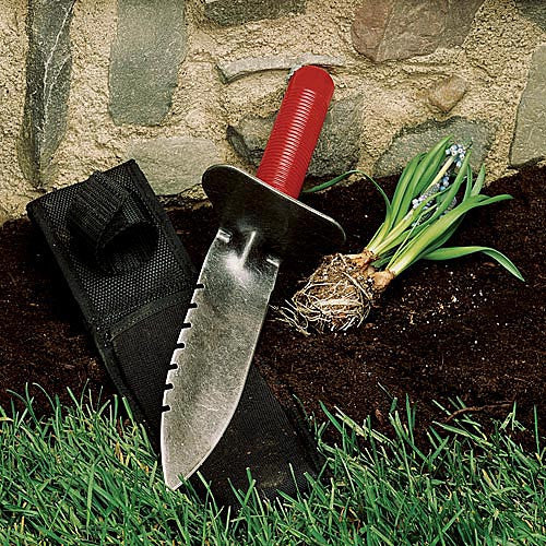 Herramienta de excavación de jardín resistente con hoja dentada y mango rojo