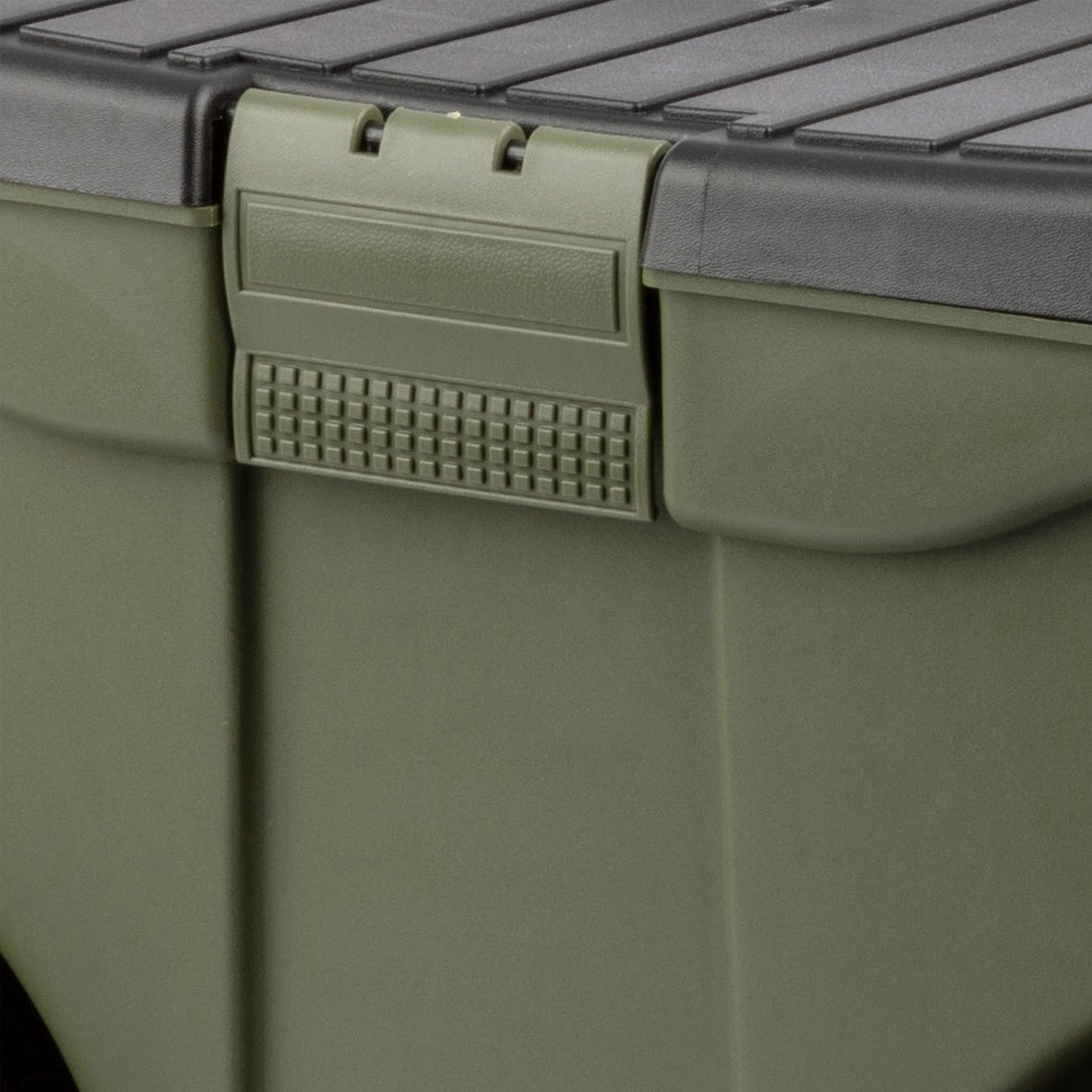 Carro de jardín con asiento y almacenamiento verde